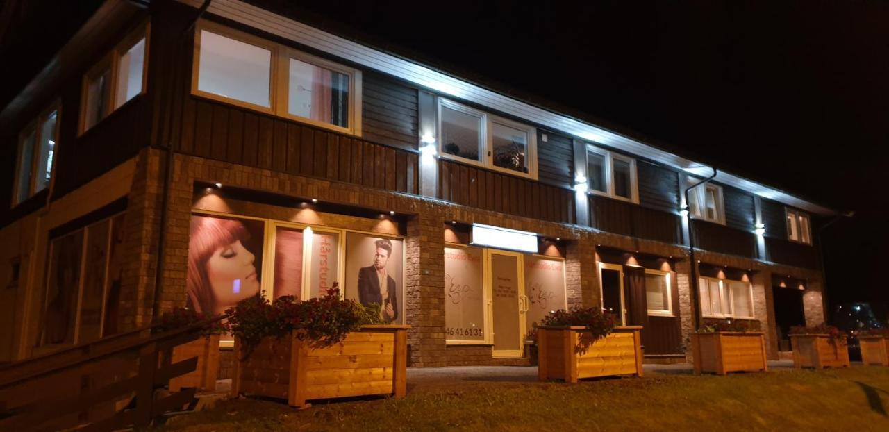 Apartment 4 *